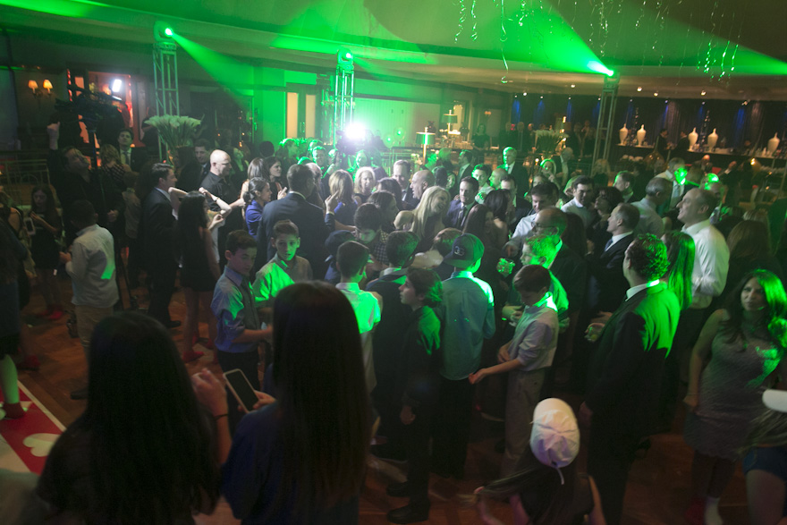peter_oberc_photography_photographer_westchester_country_club_glen_oaks_old_westbury_bar_bat_mitzvah_pictures_images_photos_candid_traditional_creative-30